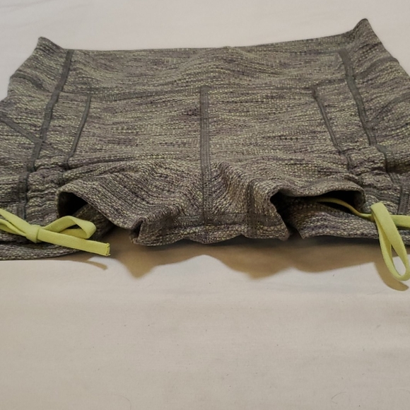 Lululemon Liberty Shorts - Picture 2 of 8